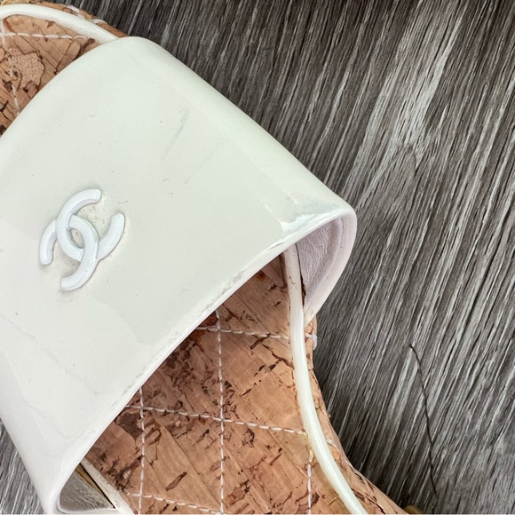 Chanel cork slides tan/ beige cc logo vernis patent leather 39 8.5 - Picture 11 of 11